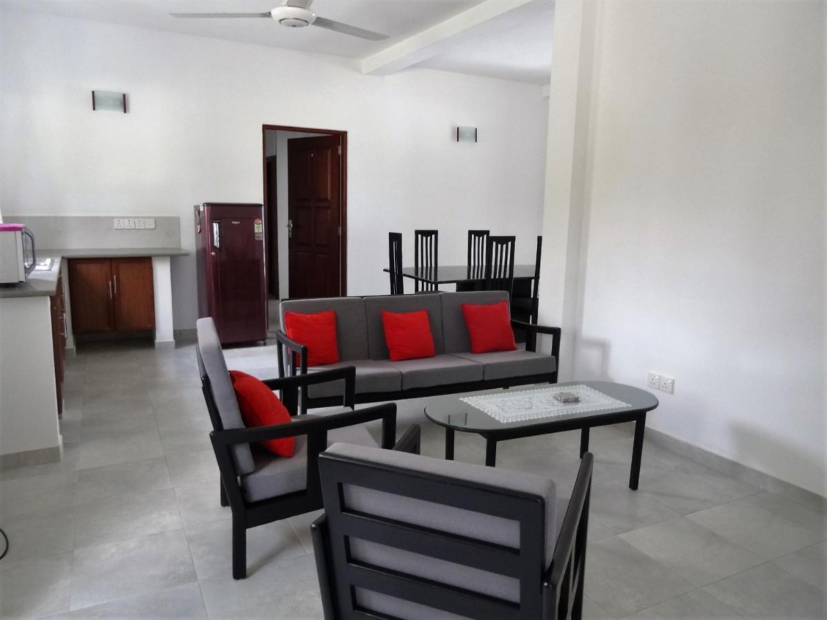 Amssler Beach Stay กาลูทารา ภายนอก รูปภาพ