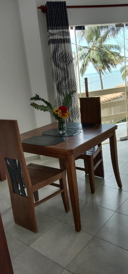 Amssler Beach Stay กาลูทารา ภายนอก รูปภาพ