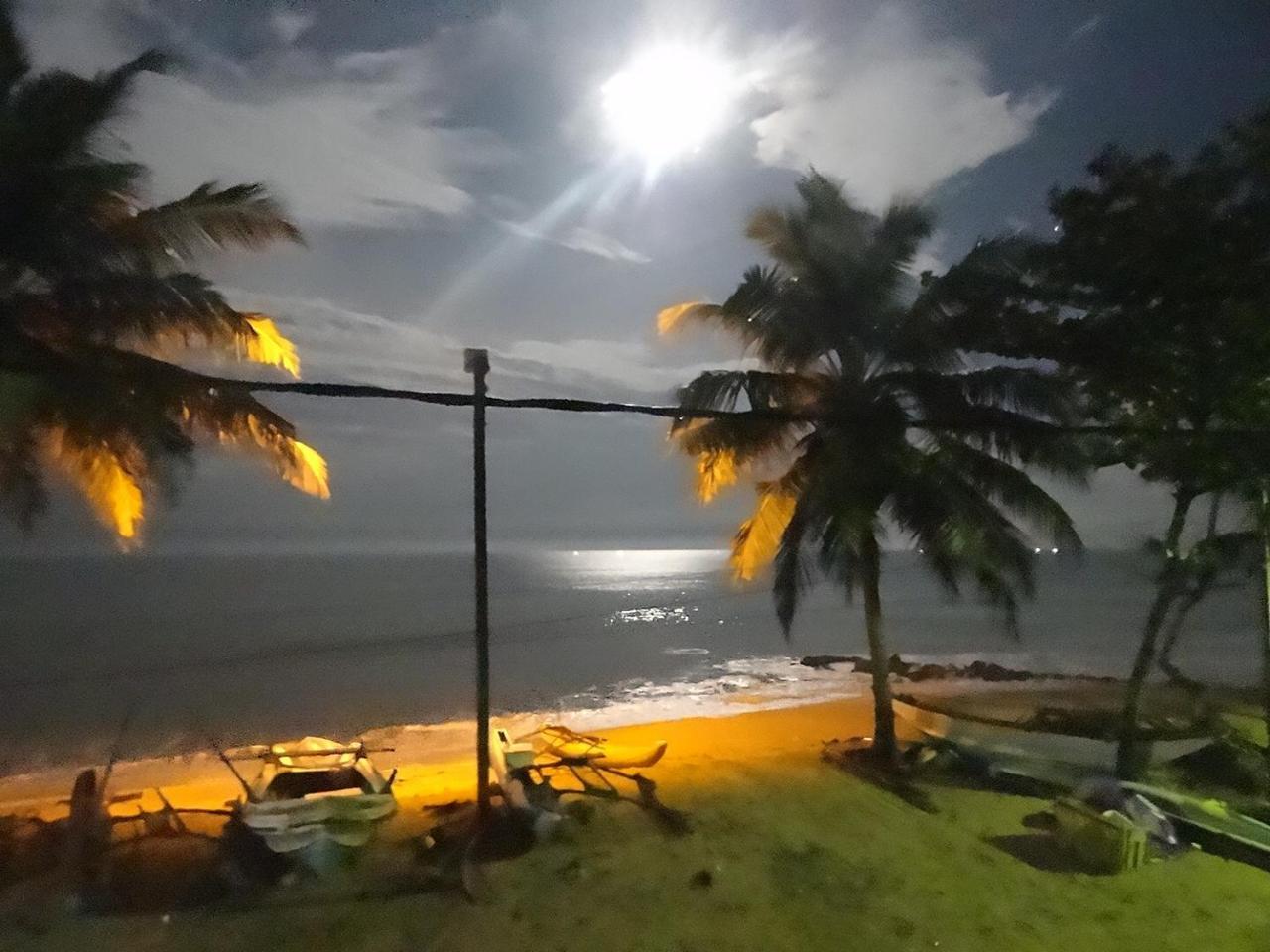 Amssler Beach Stay กาลูทารา ภายนอก รูปภาพ