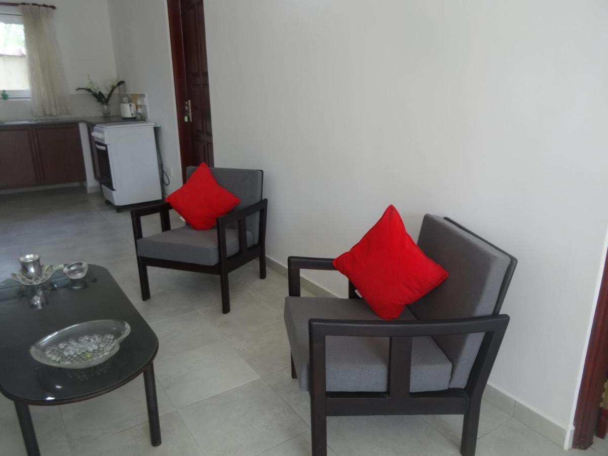 Amssler Beach Stay กาลูทารา ภายนอก รูปภาพ